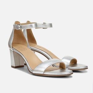 ✨NEW✨ Naturalizer Vera Dress Sandal in Silver size 8M